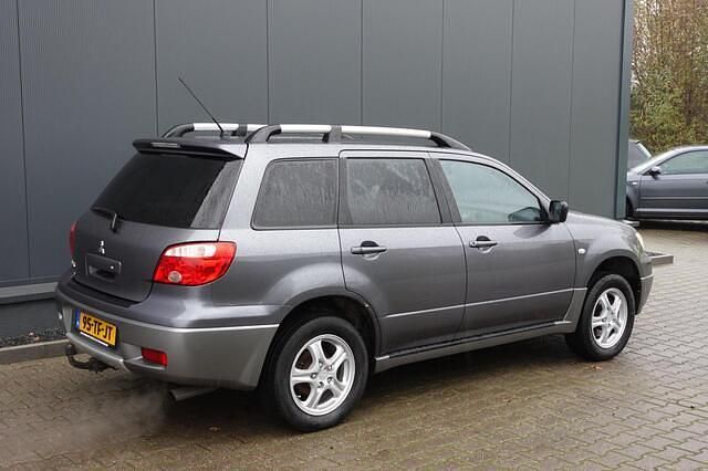 Occasion Mitsubishi Outlander Invite+ 136 PK (100 kW) 2006 Grijs (metallic) SUV