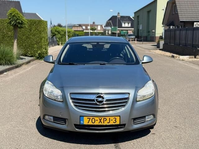Occasion Opel Insignia Edition 131 PK (96 kW) 2012 Grijs Hatchback