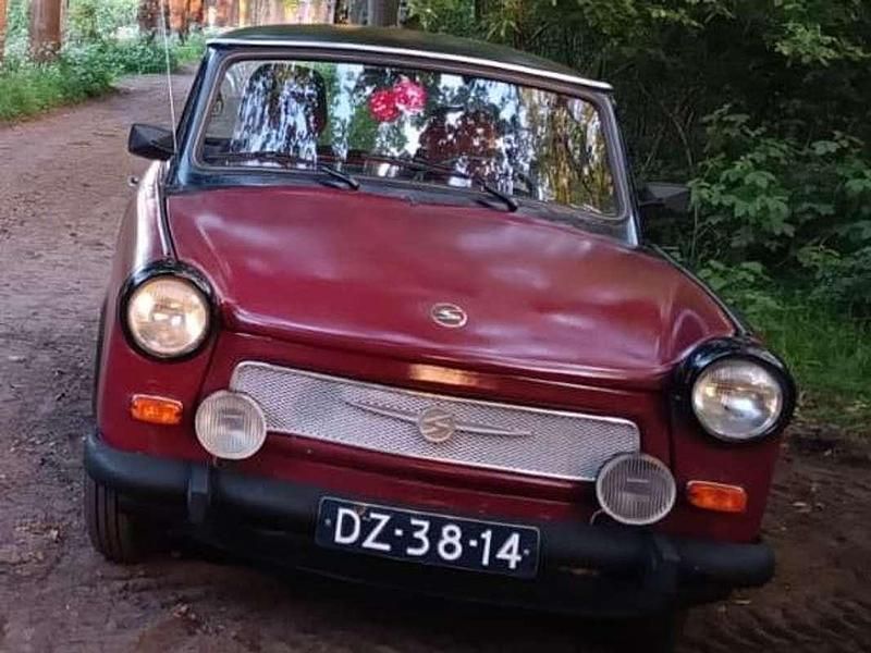 Rood Gebruikt 1972 Trabant 601 Sedan | € 8.000 - Afbeelding 1/4