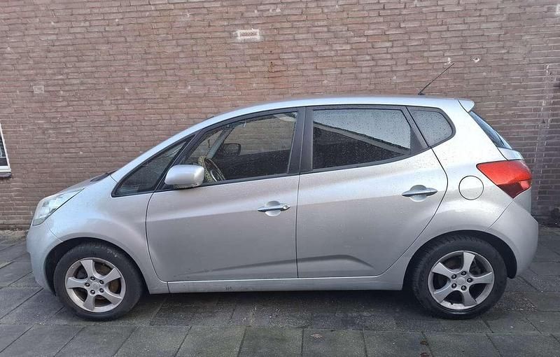 Occasion Kia Venga 125 PK (91 kW) 2014 Grijs Hatchback