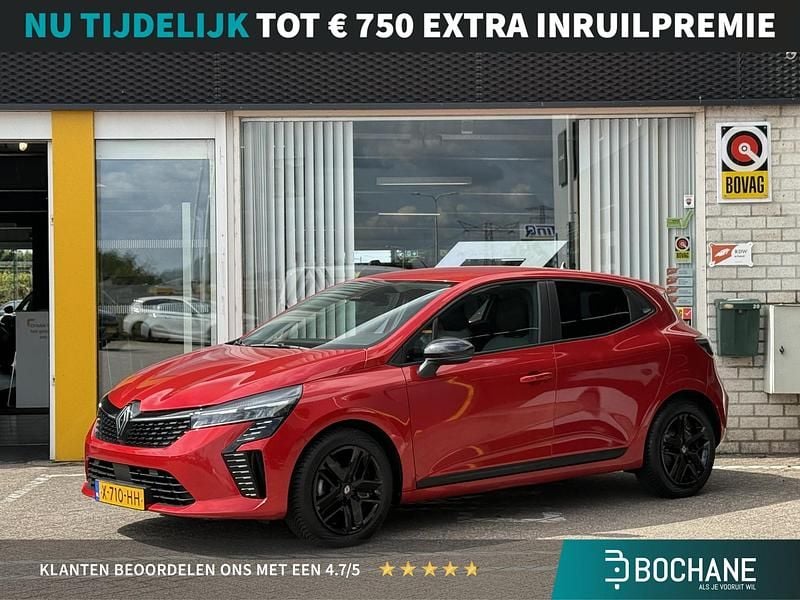 Rood Gebruikt 2023 Renault Clio V Evolution Hatchback | € 19.695 (Eerlijke prijs) - Afbeelding 1/4