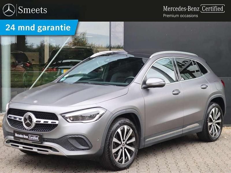 Grijs Occasion 2021 Mercedes GLA250 AMG line SUV | € 36.333 (Iets duurder) - Afbeelding 1/4