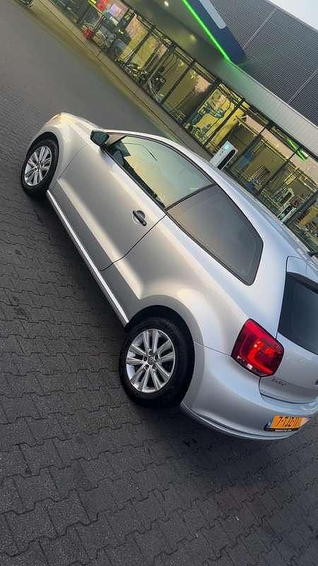 Grijs Gebruikt 2014 VW Polo Hatchback | € 7.000 (Eerlijke prijs) - Afbeelding 1/4