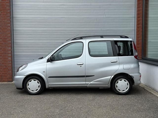 Occasion Toyota Yaris Verso Sol 86 PK (63 kW) 2000 Grijs (metallic) MPV