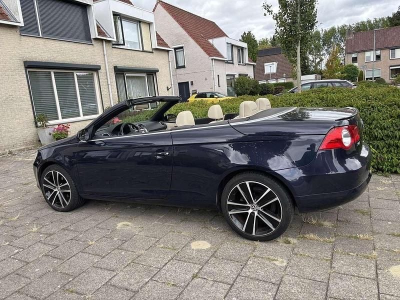 Blauw Gebruikt 2008 VW Eos Cabriolet | € 5.500 (Eerlijke prijs) - Afbeelding 1/4