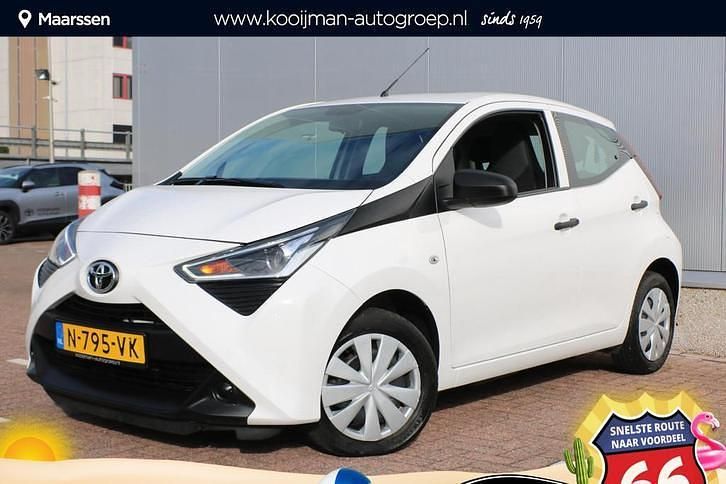 Wit Gebruikt 2022 Toyota Aygo Hatchback | € 12.450 (Super prijs) - Afbeelding 1/4