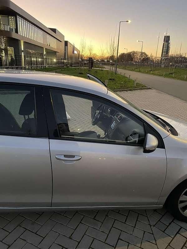 Grijs Gebruikt 2010 VW Golf VI Trendline Hatchback | € 4.300 (Eerlijke prijs) - Afbeelding 1/4