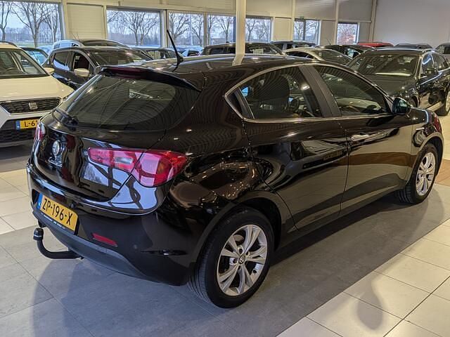 Occasion Alfa Romeo Giulietta Distinctive 120 PK (88 kW) 2012 Zwart Hatchback