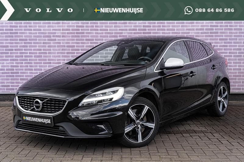 Zwart Gebruikt 2019 Volvo V40 Stationwagen | € 22.694 (Iets duurder) - Afbeelding 1/4
