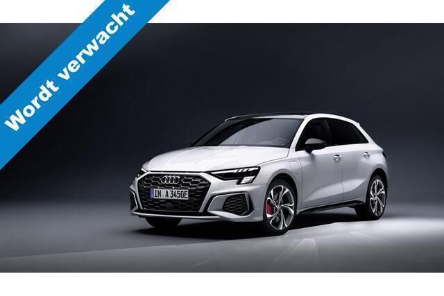 Wit, metallic lak Gebruikt 2022 Audi A3 Sportback Business Hatchback | € 28.450 (Eerlijke prijs) - Afbeelding 1/4