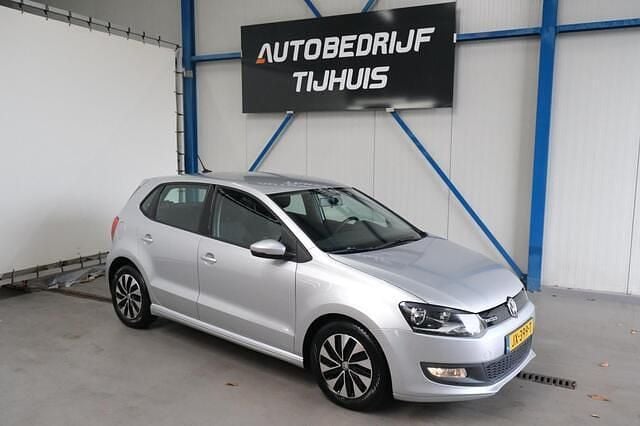 Grijs (metallic) Gebruikt 2016 VW Polo Hatchback | € 8.450 (Eerlijke prijs) - Afbeelding 1/4