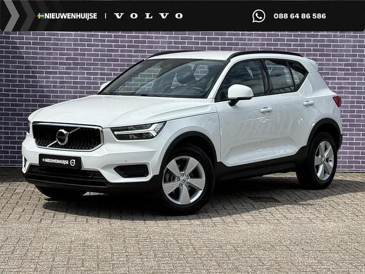 Wit Occasion 2020 Volvo XC40 Momentum SUV | € 22.899 (Goede deal) - Afbeelding 1/3