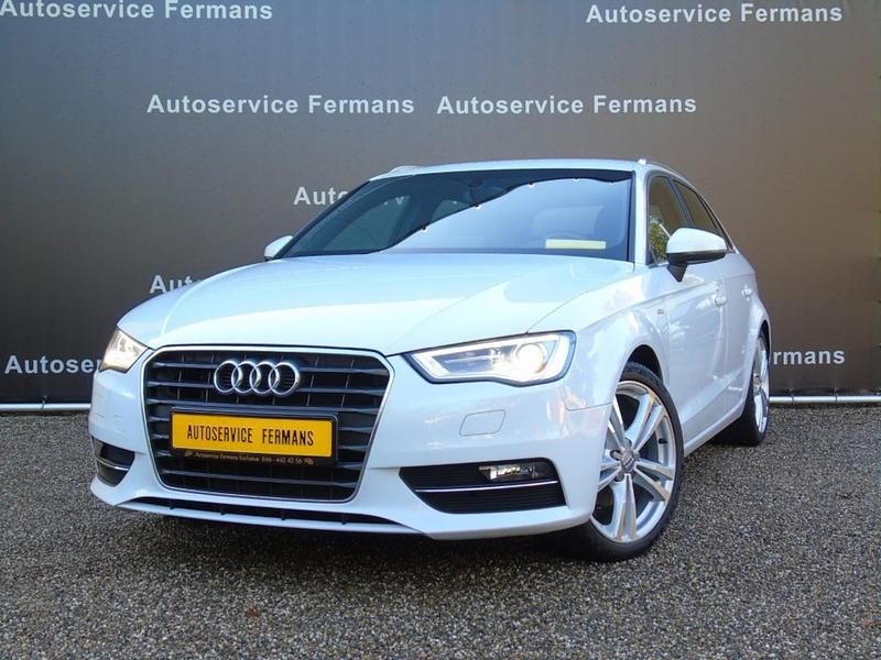 Wit Gebruikt 2013 Audi A3 Sportback S-Line Hatchback | € 14.450 (Iets duurder) - Afbeelding 1/4