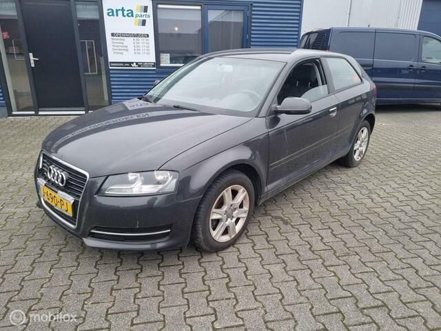 Grijs Gebruikt 2011 Audi A3 Attraction Hatchback | € 3.450 (Super prijs) - Afbeelding 1/4