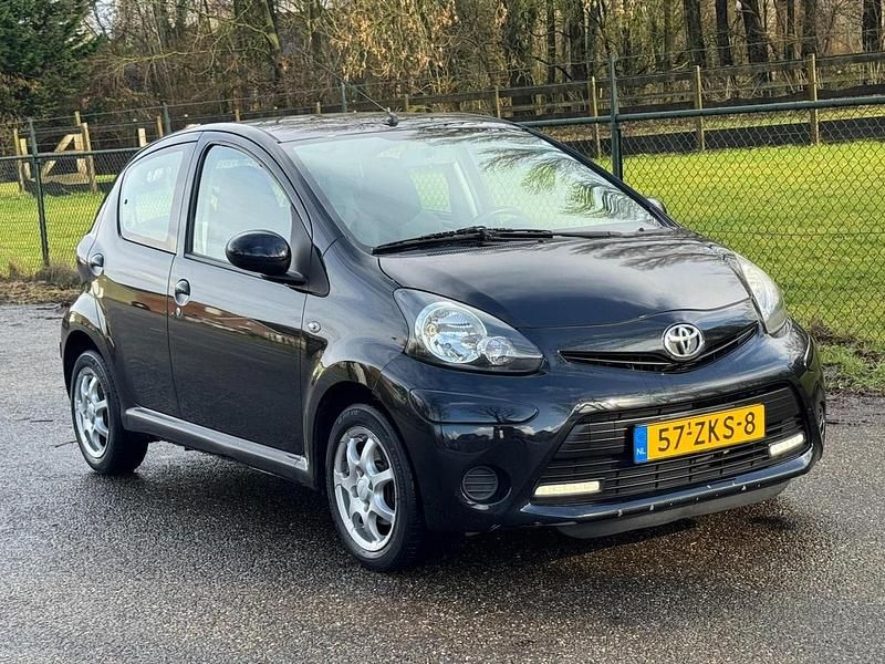 Occasion Toyota Aygo 68 PK (50 kW) 2012 Zwart Hatchback