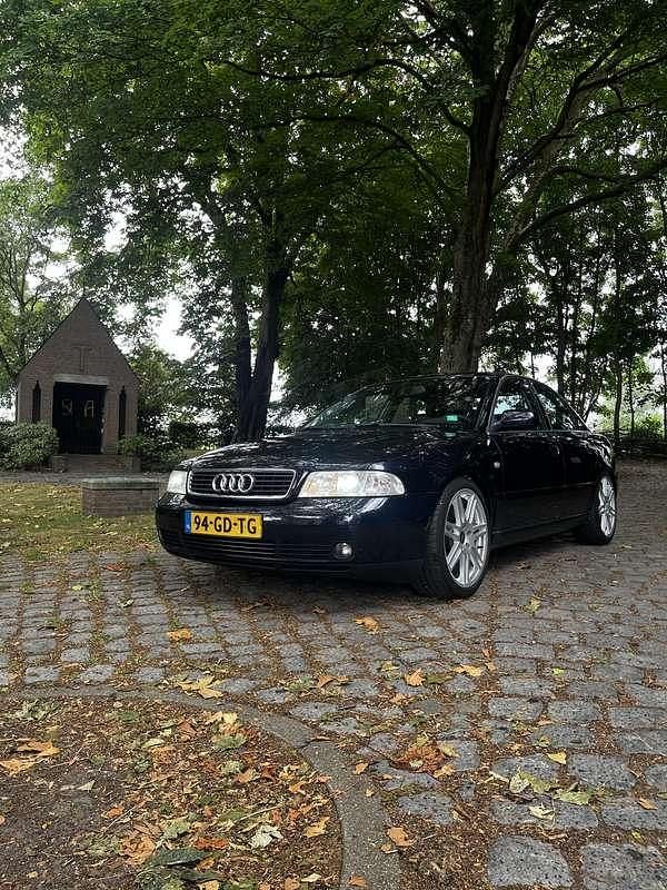 Blauw Gebruikt 2000 Audi A4 Sedan | € 2.100 (Eerlijke prijs) - Afbeelding 1/4