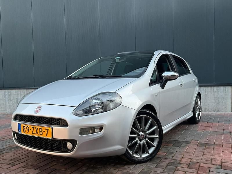 Grijs Gebruikt 2013 Fiat Punto Sport Hatchback | € 3.799 (Eerlijke prijs) - Afbeelding 1/4