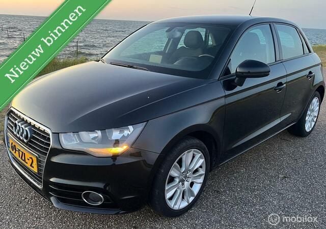 Zwart Occasion 2012 Audi A1 Sportback Ambition Hatchback | € 4.895 (Duur) - Afbeelding 1/4