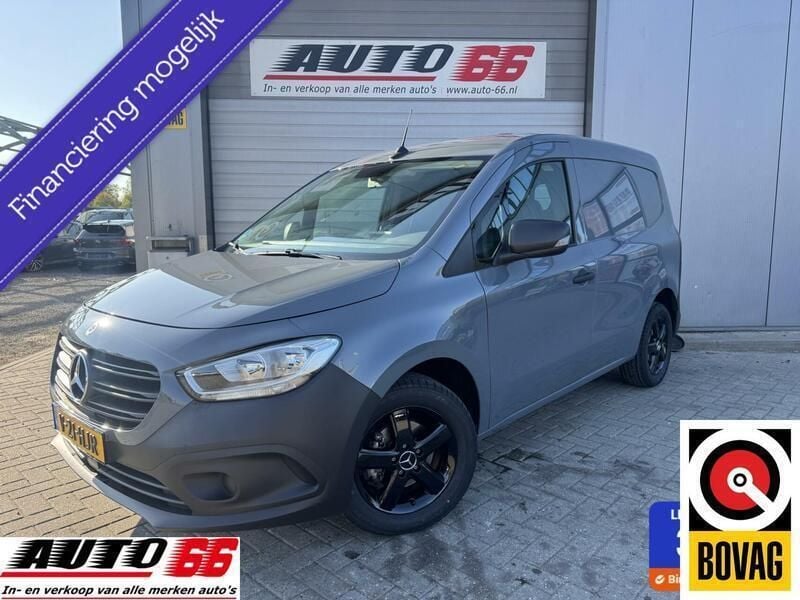 Grijs Gebruikt 2023 Mercedes Citan 112 Van | € 21.495 (Eerlijke prijs) - Afbeelding 1/4