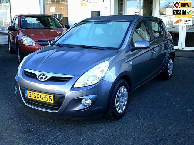 Grijs Gebruikt 2009 Hyundai i20 Hatchback | € 4.450 (Duur) - Afbeelding 1/4