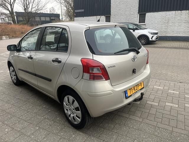 Occasion Toyota Yaris Comfort 101 PK (74 kW) 2010 Beige Hatchback