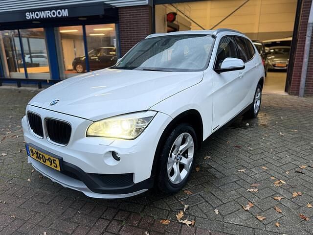 Wit Gebruikt 2014 BMW X1 SUV | € 8.950 (Eerlijke prijs) - Afbeelding 1/4