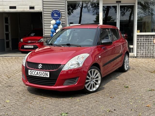 Rood Gebruikt 2011 Suzuki Swift Comfort Hatchback | € 5.749 (Eerlijke prijs) - Afbeelding 1/4