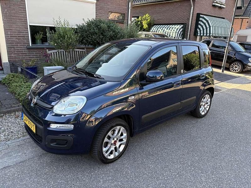 Blauw Gebruikt 2018 Fiat Panda Tech Hatchback | € 7.625 (Eerlijke prijs) - Afbeelding 1/4