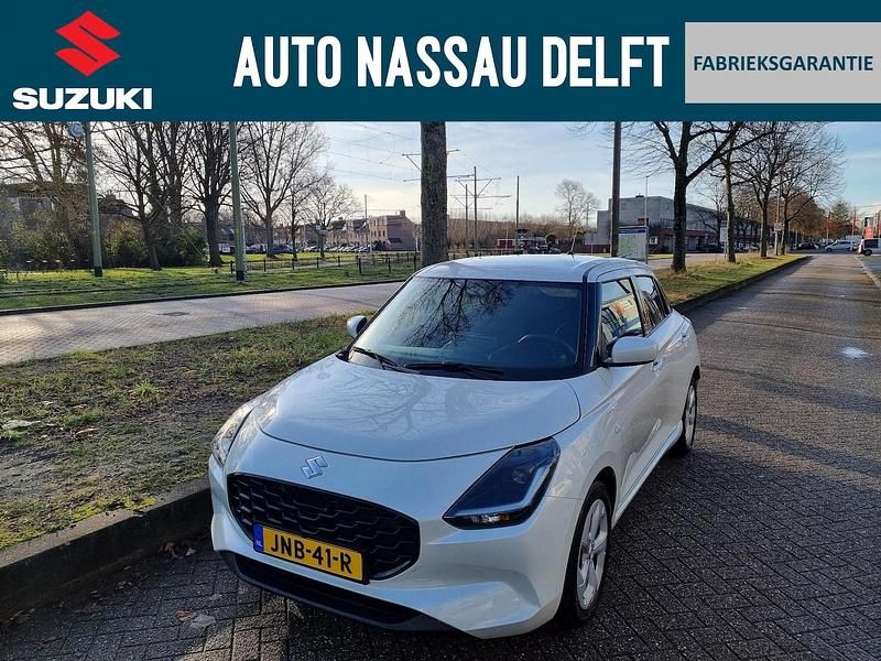 Wit Occasion 2025 Suzuki Swift Hatchback | € 22.350 (Iets duurder) - Afbeelding 1/4