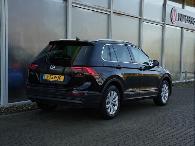 Zwart Gebruikt 2020 VW Tiguan Comfortline SUV | € 25.450 (Super prijs) - Afbeelding 1/2
