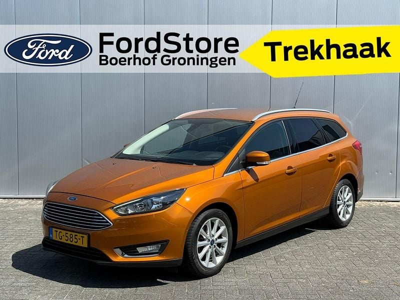 Oranje Gebruikt 2017 Ford Focus Titanium Stationwagen | € 11.745 (Iets duurder) - Afbeelding 1/4