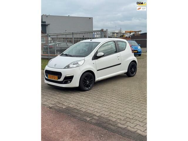 Wit Gebruikt 2012 Peugeot 107 Active Hatchback | € 3.499 (Eerlijke prijs) - Afbeelding 1/4