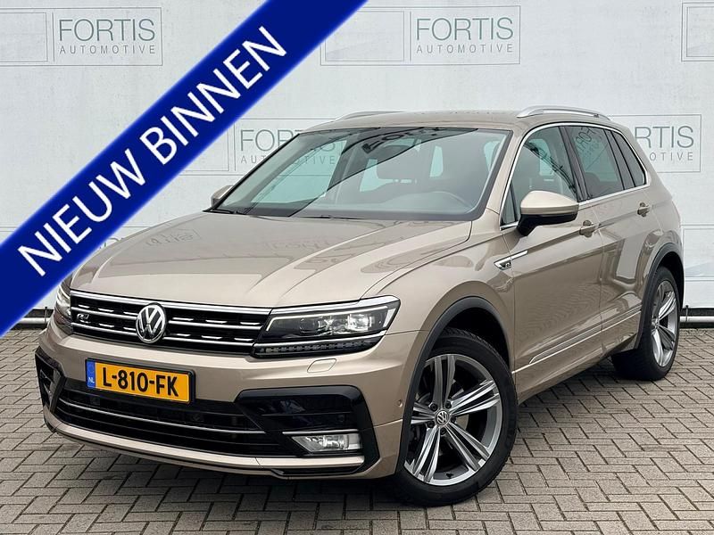 Goud Gebruikt 2017 VW Tiguan Highline SUV | € 22.900 (Goede deal) - Afbeelding 1/4
