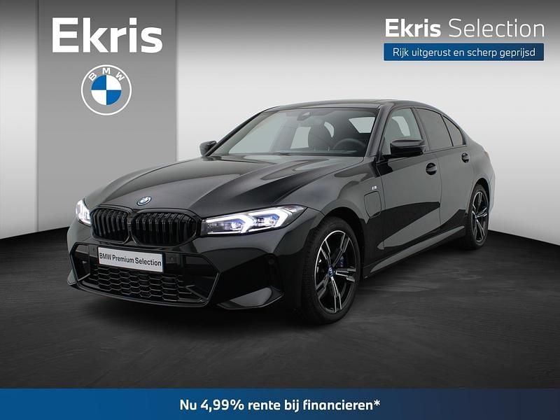 Zwart Gebruikt 2025 BMW 320e M Sport Sedan | € 44.900 (Eerlijke prijs) - Afbeelding 1/4