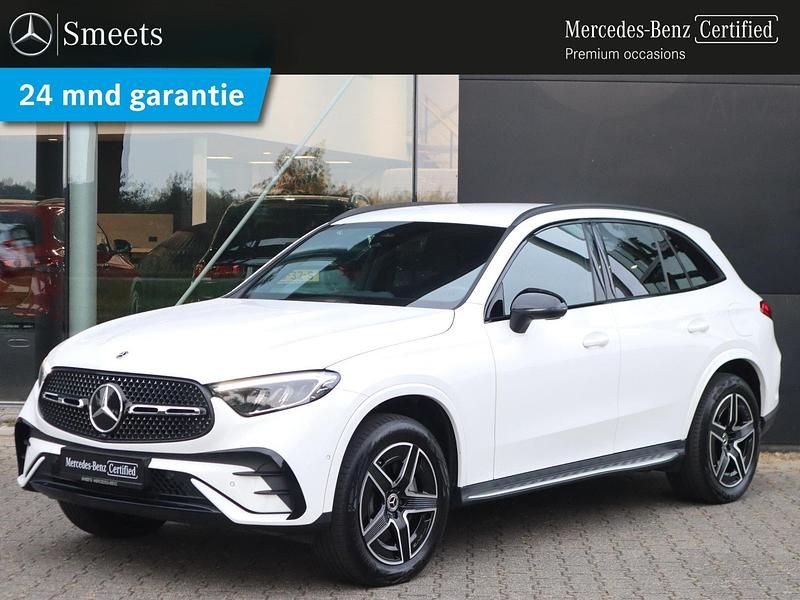 Wit Occasion 2022 Mercedes GLC300 AMG line SUV | € 56.555 (Eerlijke prijs) - Afbeelding 1/4