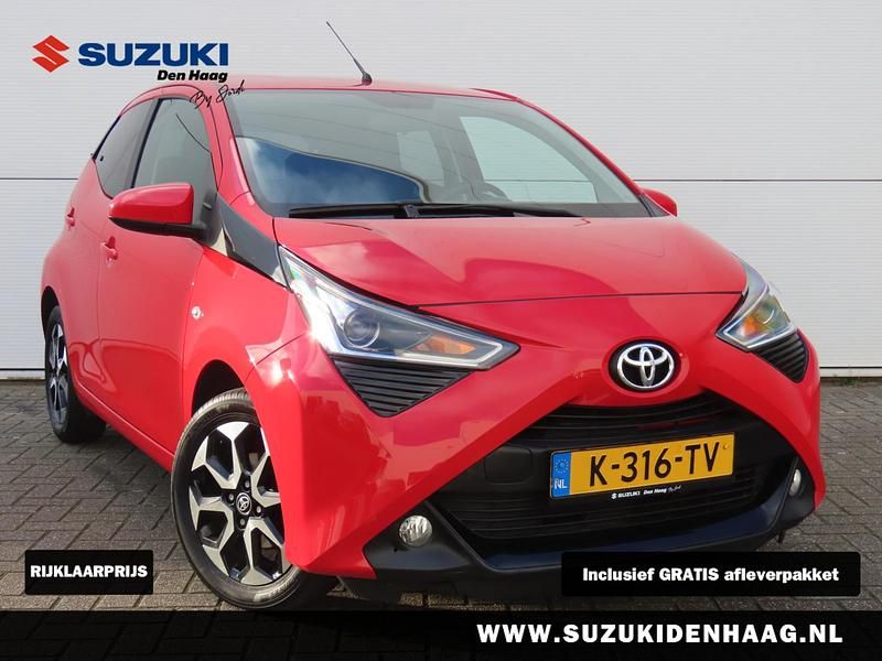 Rood Gebruikt 2021 Toyota Aygo Hatchback | € 11.950 (Eerlijke prijs) - Afbeelding 1/3