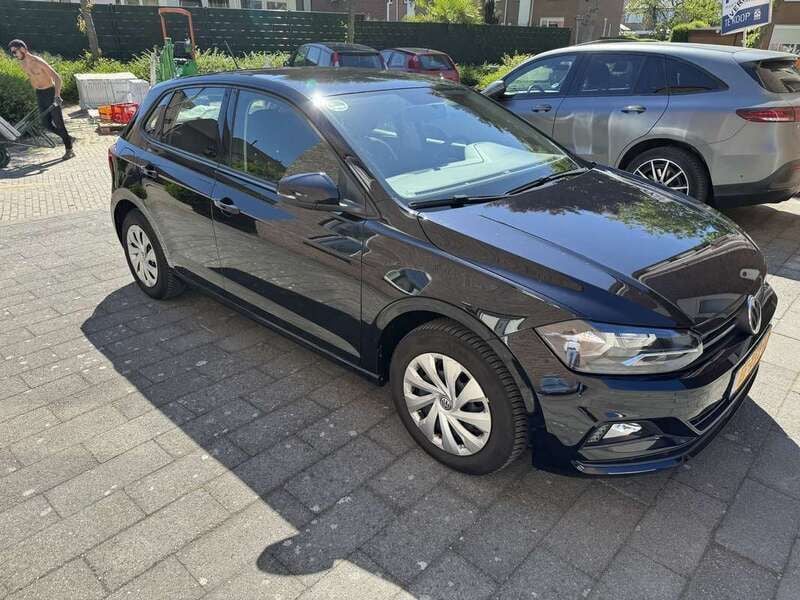 Zwart Gebruikt 2019 VW Polo Comfortline Hatchback | € 11.750 (Goede deal) - Afbeelding 1/4