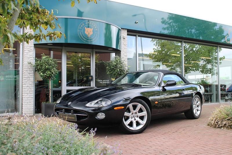 Zwart Gebruikt 2003 Jaguar XK8 Cabriolet | € 24.950 (Eerlijke prijs) - Afbeelding 1/4