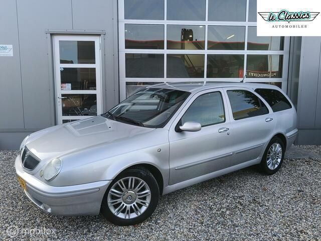 Grijs Gebruikt 2004 Lancia Lybra Stationwagen | € 3.998 - Afbeelding 1/4