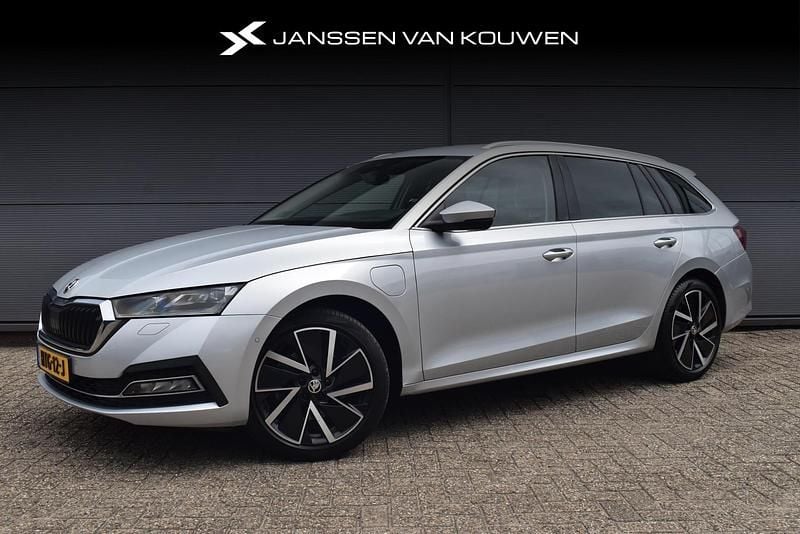 Grijs Gebruikt 2021 Skoda Octavia Business Line Stationwagen | € 25.745 (Eerlijke prijs) - Afbeelding 1/4