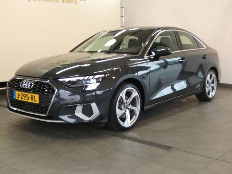 Grijs Gebruikt 2020 Audi A3 Edition .1 Sedan | € 30.550 (Eerlijke prijs) - Afbeelding 1/4
