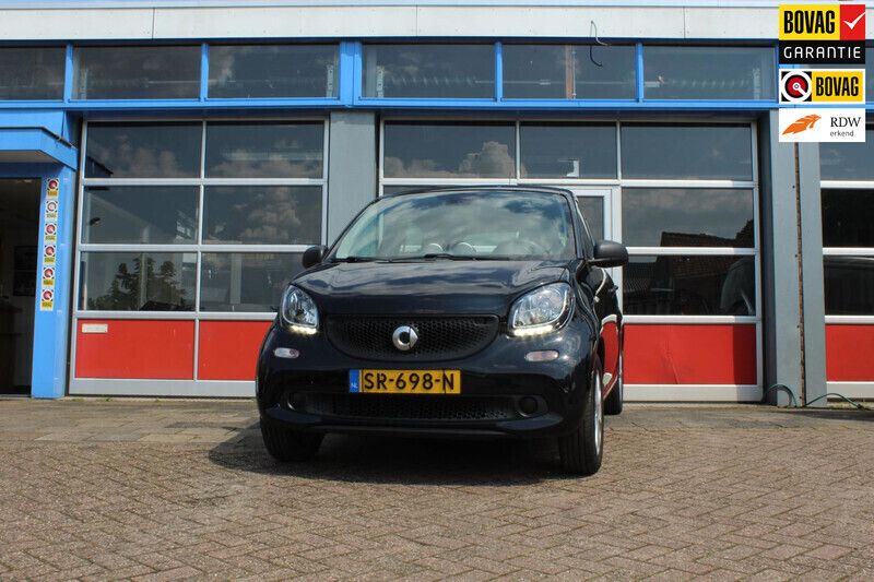 Zwart Gebruikt 2018 Smart ForFour Pure Hatchback | € 8.500 (Eerlijke prijs) - Afbeelding 1/4