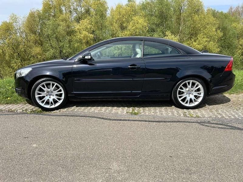 Zwart Gebruikt 2010 Volvo C70 Summum Cabriolet | € 12.500 (Eerlijke prijs) - Afbeelding 1/4