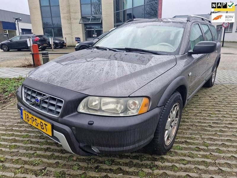 Bruin (metallic) Occasion 2004 Volvo XC70 Summum Stationwagen | € 2.250 - Afbeelding 1/4