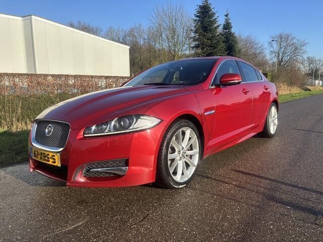 Rood Gebruikt 2012 Jaguar XF S Sedan | € 7.999 (Eerlijke prijs) - Afbeelding 1/4