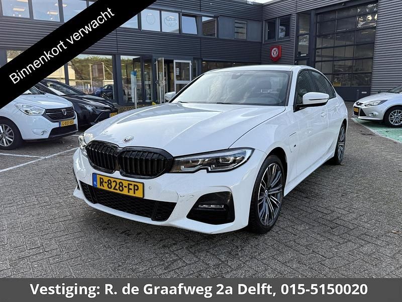 Wit Gebruikt 2022 BMW 320 Shadowline Sedan | € 29.950 (Super prijs) - Afbeelding 1/4