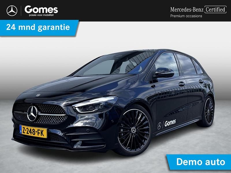 Zwart Occasion 2024 Mercedes B180 AMG line MPV | € 36.950 (Eerlijke prijs) - Afbeelding 1/4