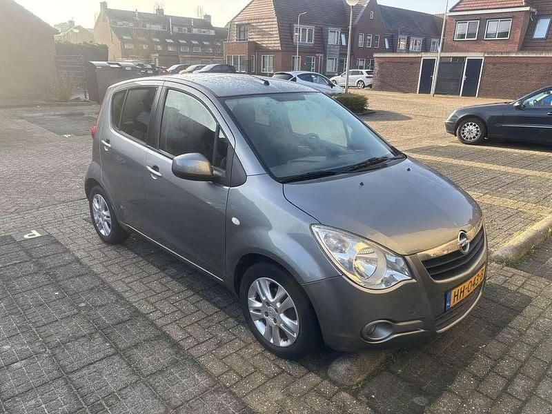 Zilver Occasion 2012 Opel Agila Edition Hatchback | € 3.950 (Eerlijke prijs) - Afbeelding 1/4