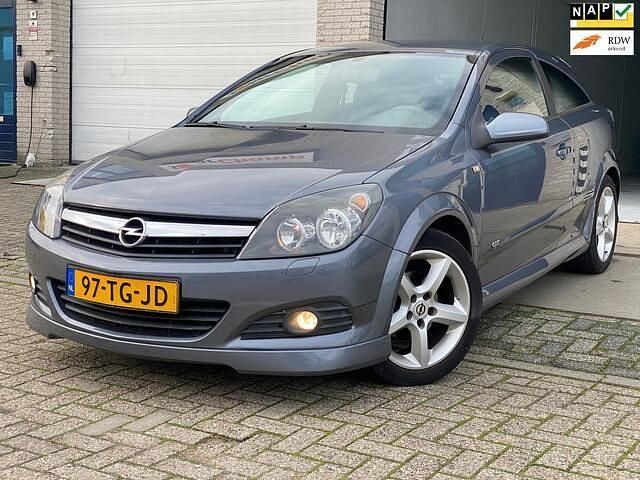 Grijs Gebruikt 2006 Opel Astra GTC Sport Hatchback | € 4.950 - Afbeelding 1/4