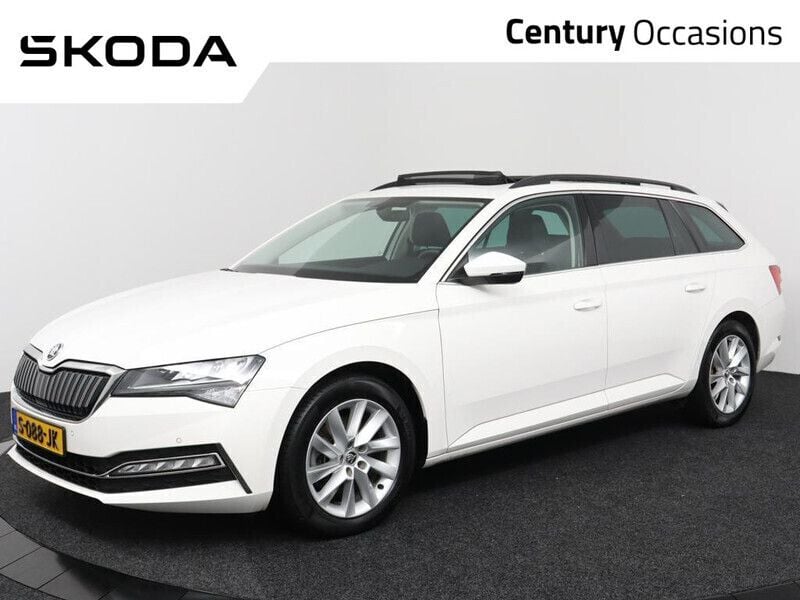 Wit Gebruikt 2020 Skoda Superb Business Line Stationwagen | € 24.795 (Super prijs) - Afbeelding 1/4